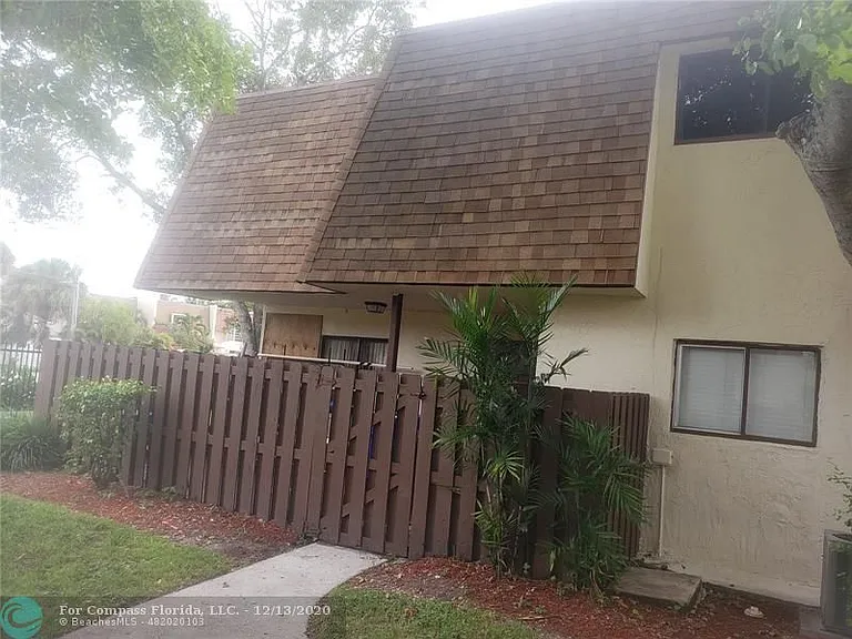105 San Remo Blvd #105 — Photo 58