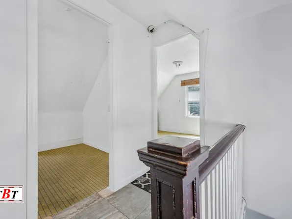 945 East 15th Street image 25 of 34