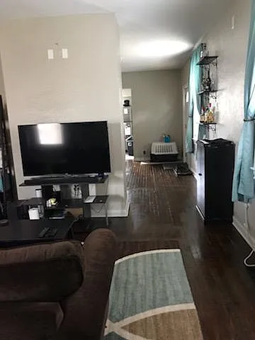 2803 Pioneer Ave — Photo 4