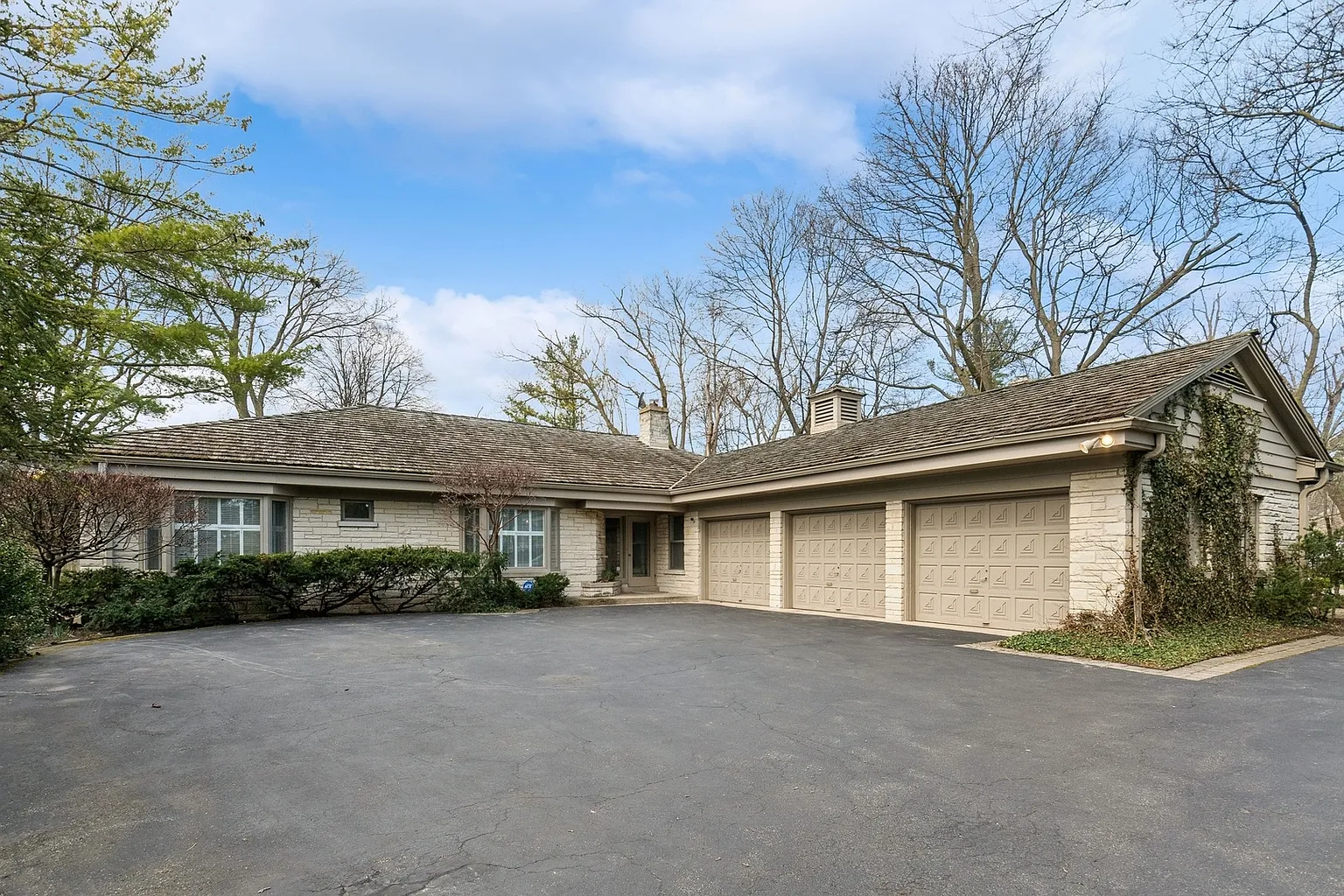 618 Ridge Rd photo 1