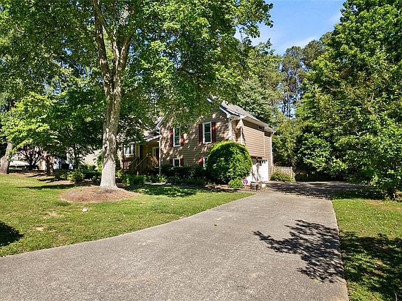 3rd image of 1826 Penrose Ct