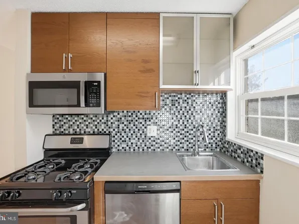 2239 Farrington Ave #5-302, Alexandria, VA 22303