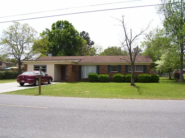 55 Lakeside Dr, Hazlehurst, GA 31539