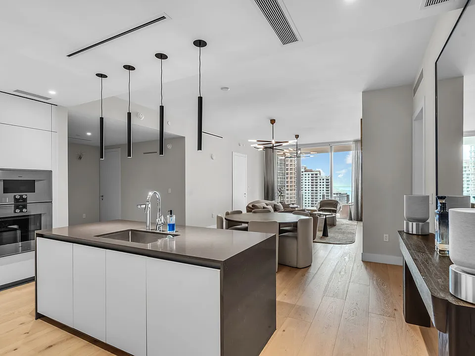 300 Biscayne Boulevard Way #2606