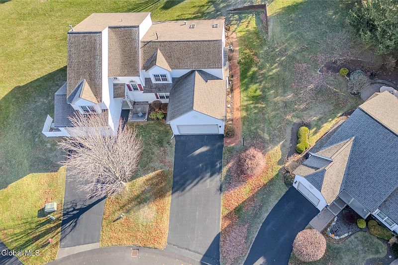 2nd image of 42 Malibu Hill