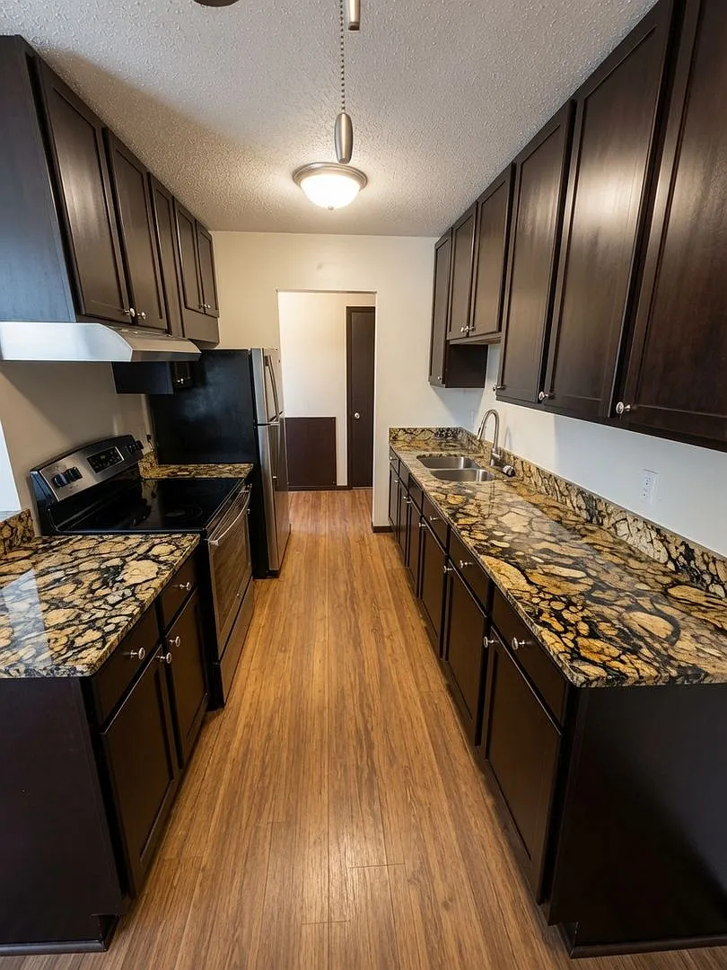 3708 West 32nd Street — Photo 3