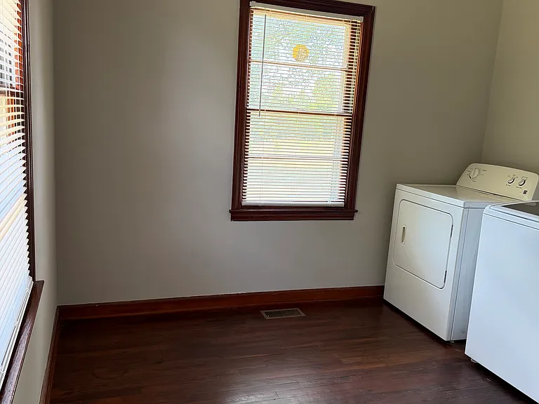 2099 Pleasant Valley Rd — Photo 2