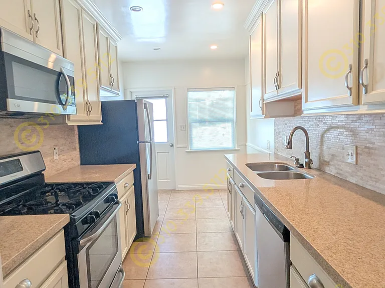 2400 Grandview Ave — Photo 13