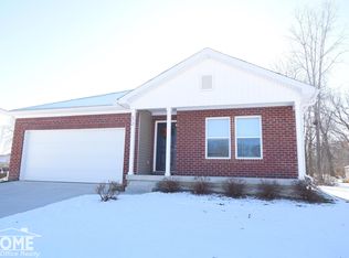 672 Hillside Dr, Corunna, MI