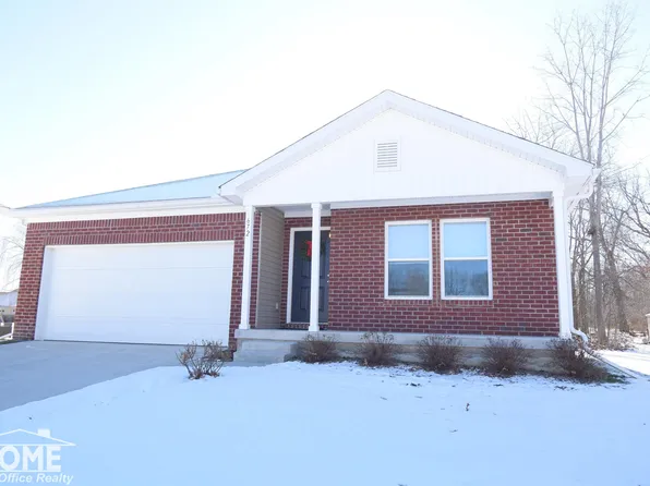 672 Hillside Dr, Corunna, MI 48817
