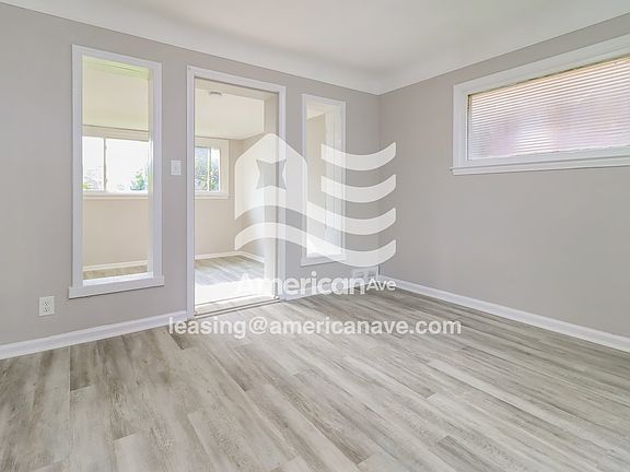 1571455_004_dining_room_13989106.jpg