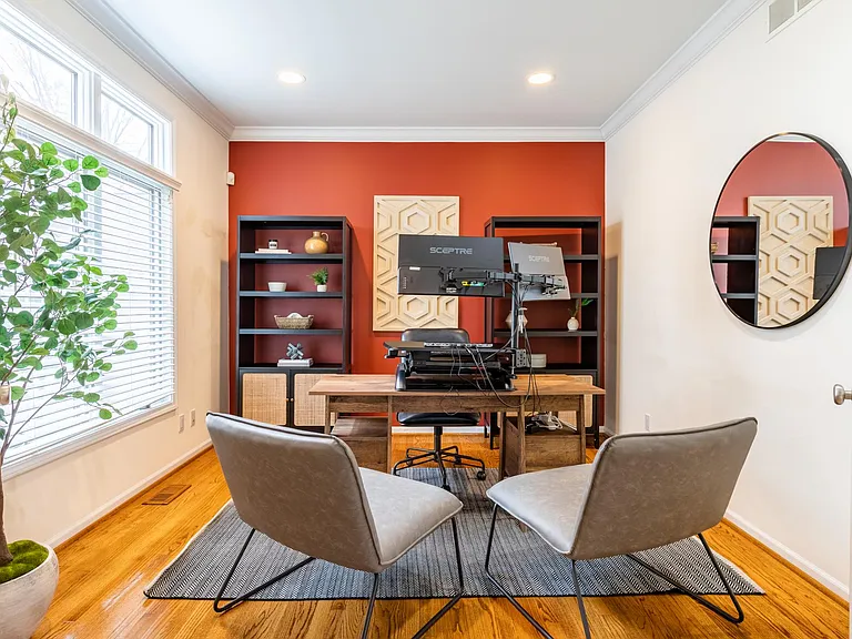 1181 Davis Ave — Photo 14