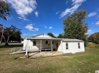1406 Cuba Rd, Mayfield, KY 42066