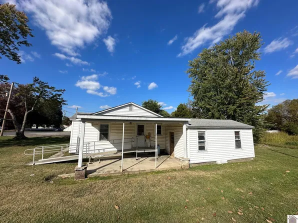 1406 Cuba Rd, Mayfield, KY 42066
