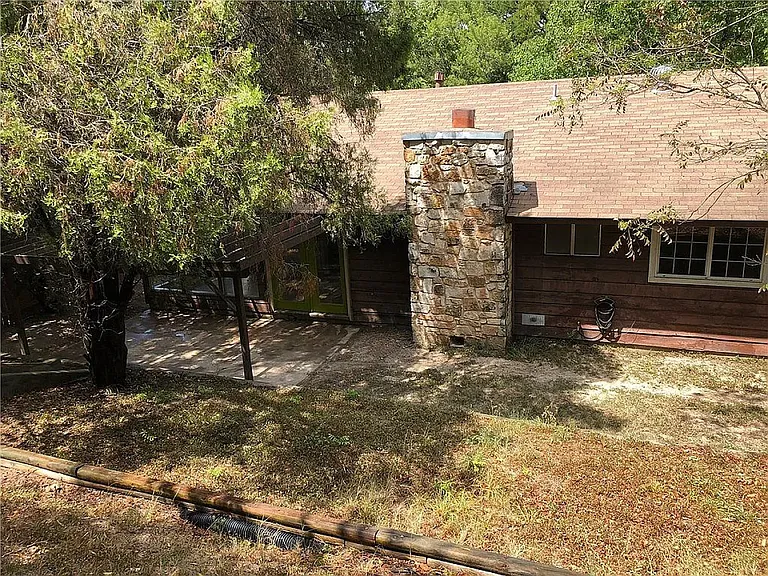 3003 Lakeside Dr — Photo 18