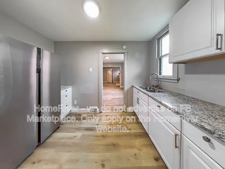 1323 Leaside Dr — Photo 9