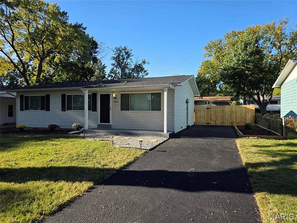 3 bed, 1820 sqft, $1,850 — Photo 2