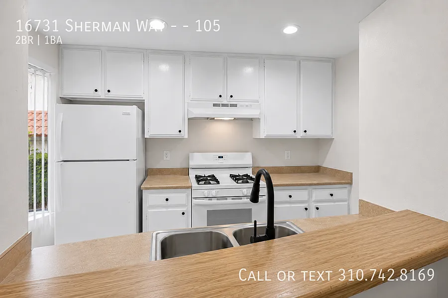 Updated 2BR Apartment with Breakfast Bar & Remodeled Bathroom — Photo 2
