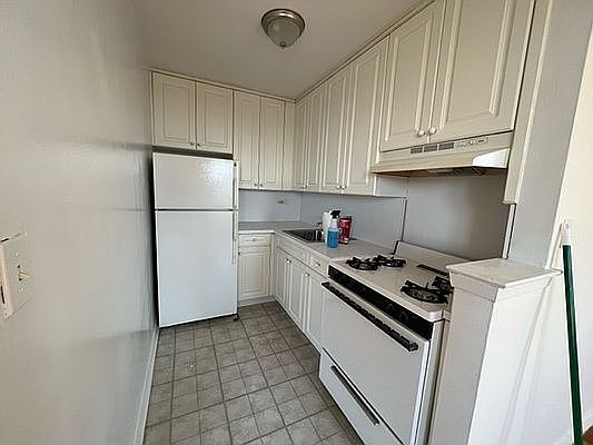 3rd image of 8635 21st Ave APT 7S