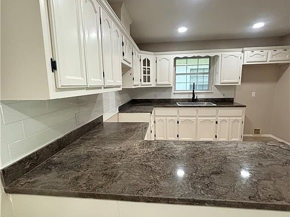 2nd image of 1022 W Madison Ave
