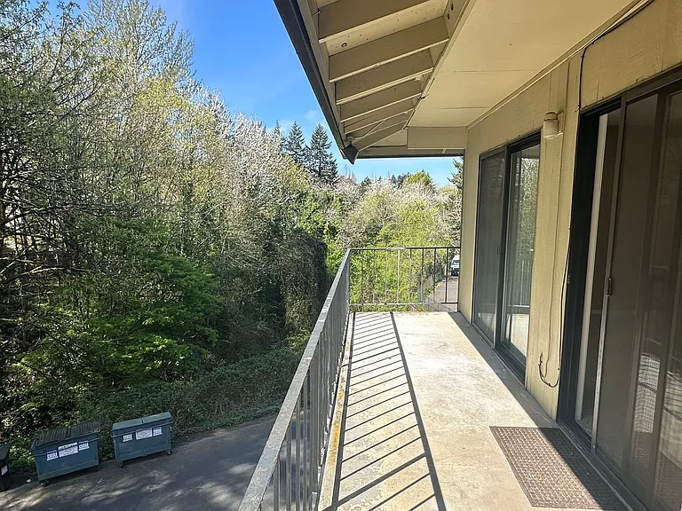 2700-2728 SW Beaverton Hillsdale Hwy — Photo 8