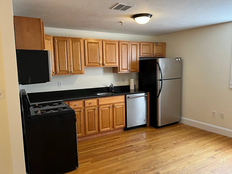 144 Washington St #7