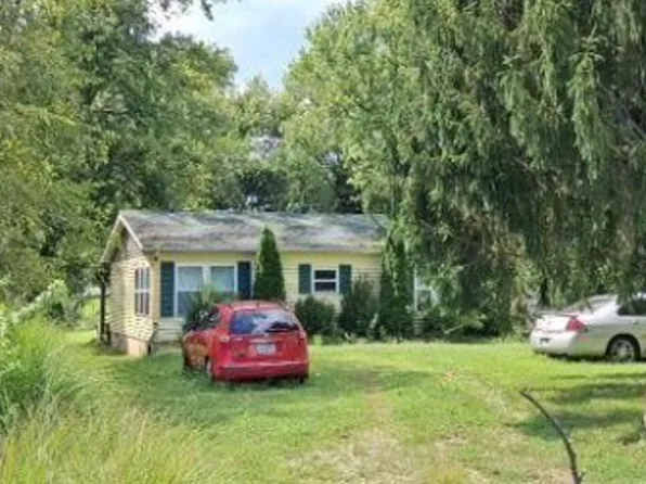 135 Ocean Dr, Eaton, OH 45320
