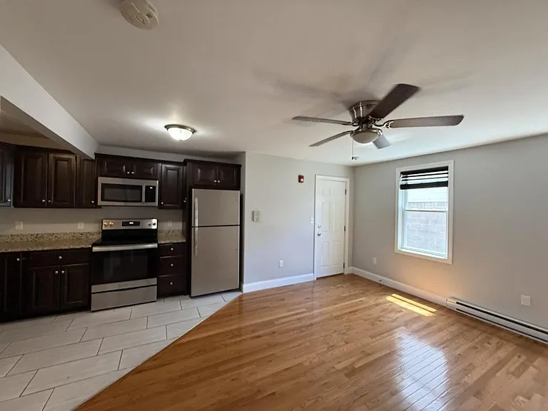 212 Robeson St — Photo 2