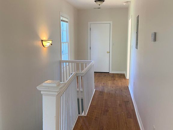 4th image of 446 Belfort St #1