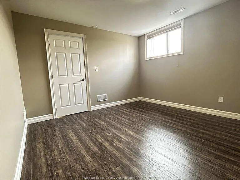2125 Fox Run Rd — Photo 10