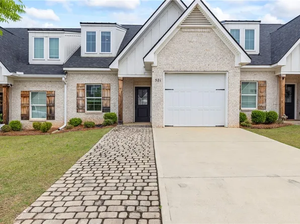 521 Cloverdale Dr, Auburn, AL 36830