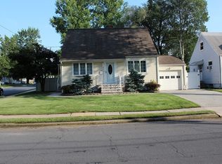 741 Pinewood Rd, Union, NJ 07083