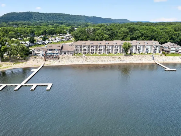 1702 N Lakeshore Dr #3, Lake City, MN 55041