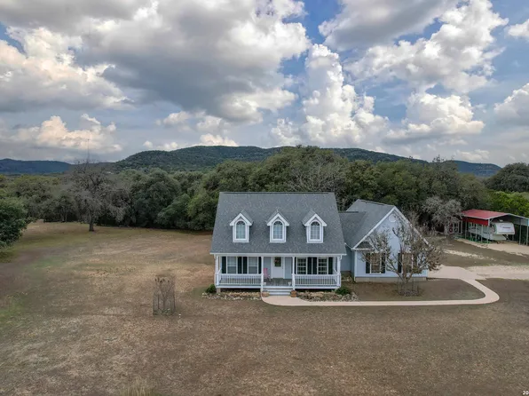 416 CATTAIL RD, Leakey, TX 78873