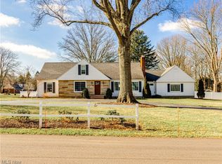 2425 Amesbury Rd, Akron, OH 44313