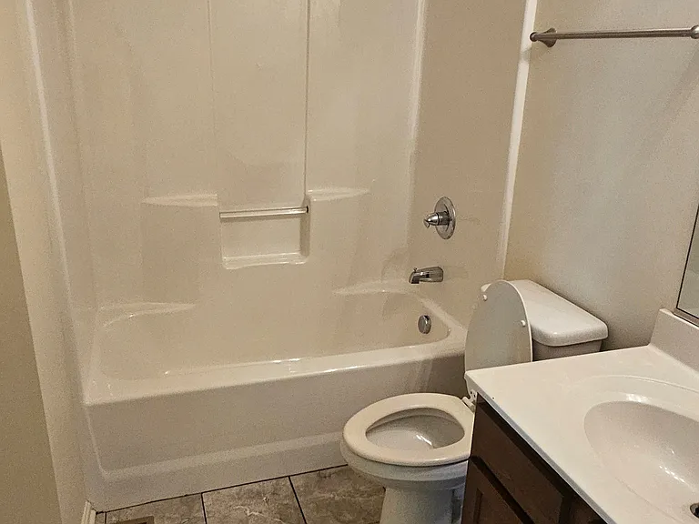 335 Pierce Dr — Photo 7
