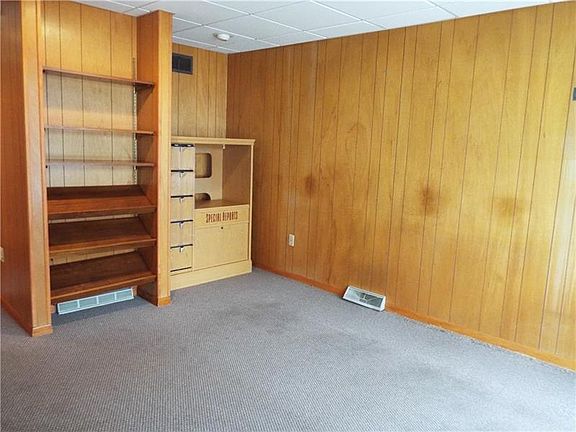 2nd image of 539 Green St