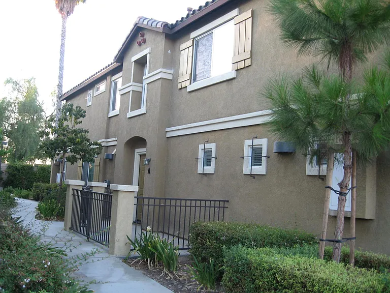 25840 Iris Ave #A — Photo 4