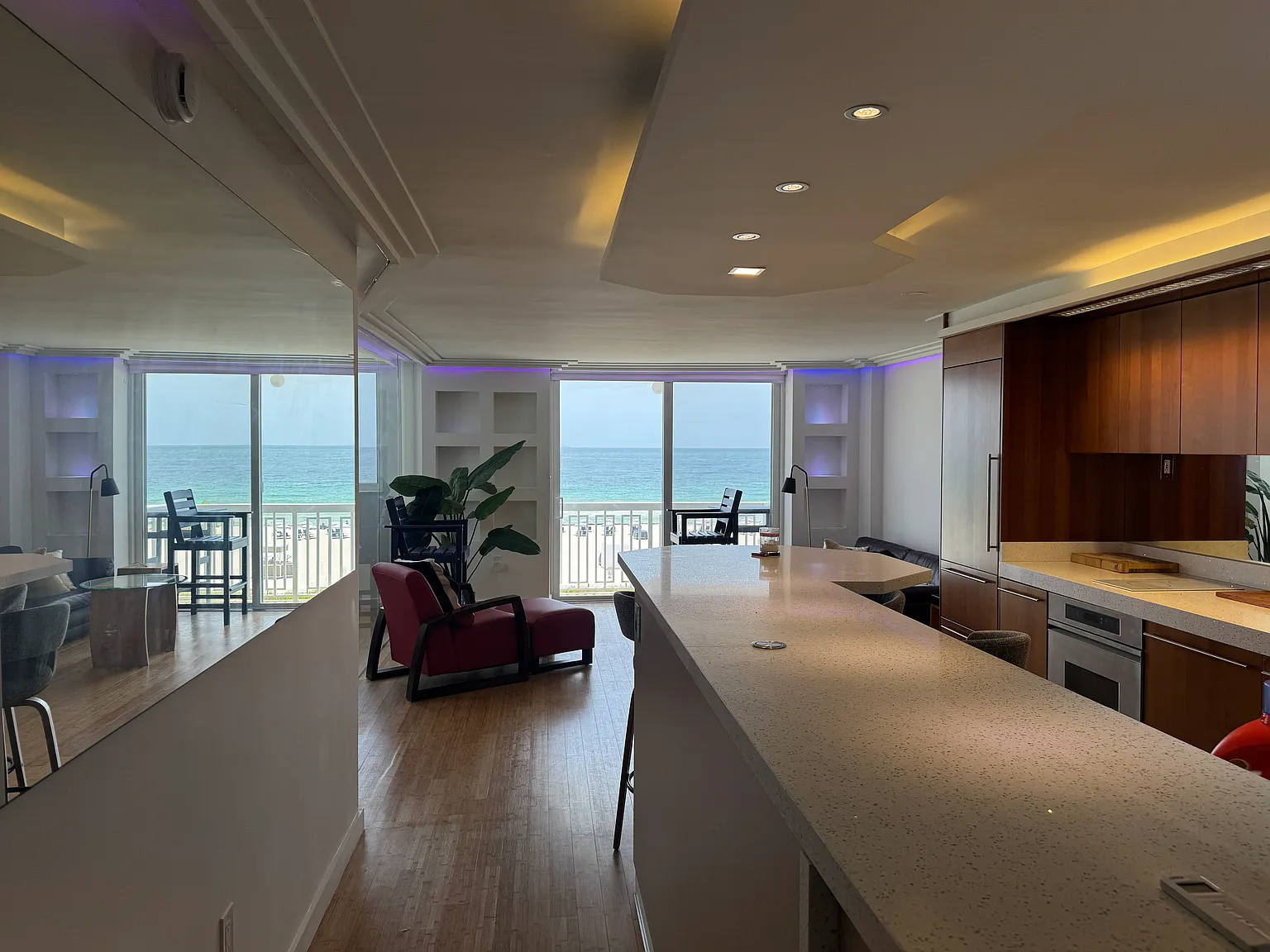 401 Ocean Dr — Photo 3