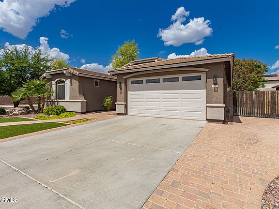 4th image of 2540 E ORLEANS Drive