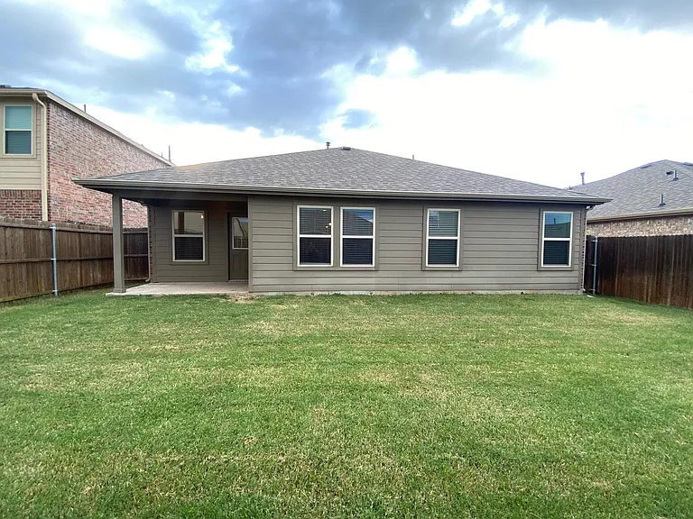 2105 Meadow Park Dr — Photo 22