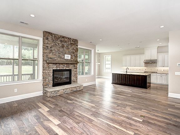 5th image of 14912 High Bluff Ct
