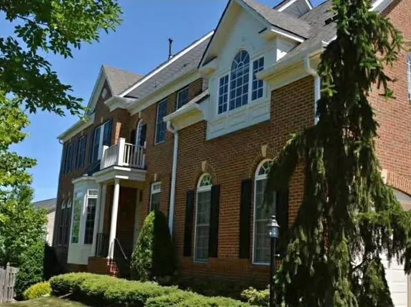 19176 Greystone Sq, Leesburg, VA 20176