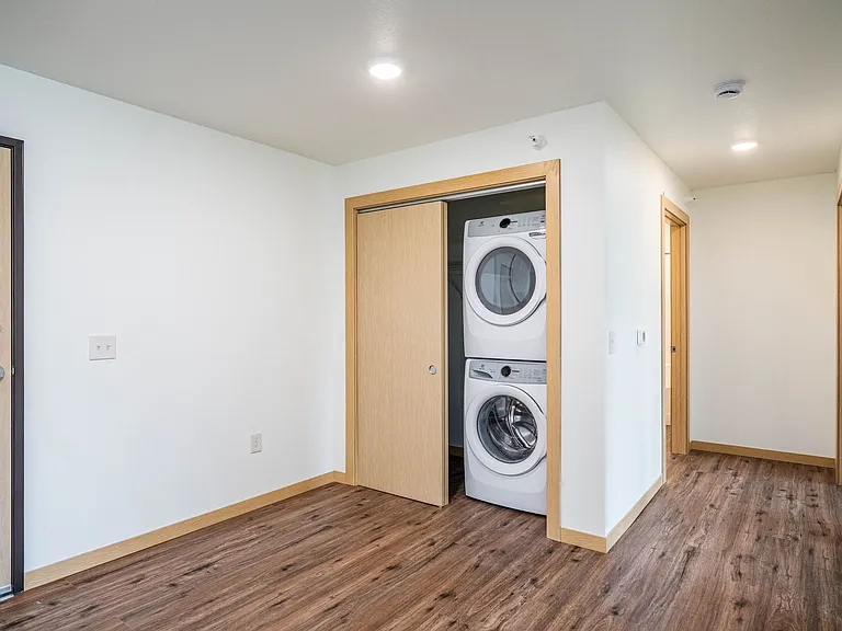 1221 Enterprise Dr E — Photo 22