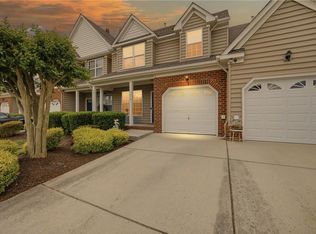 978 Hunley Dr, Virginia Beach, VA 23462