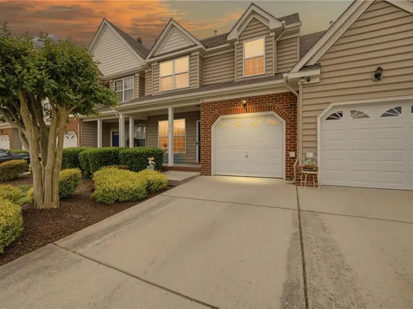 978 Hunley Dr, Virginia Beach, VA 23462