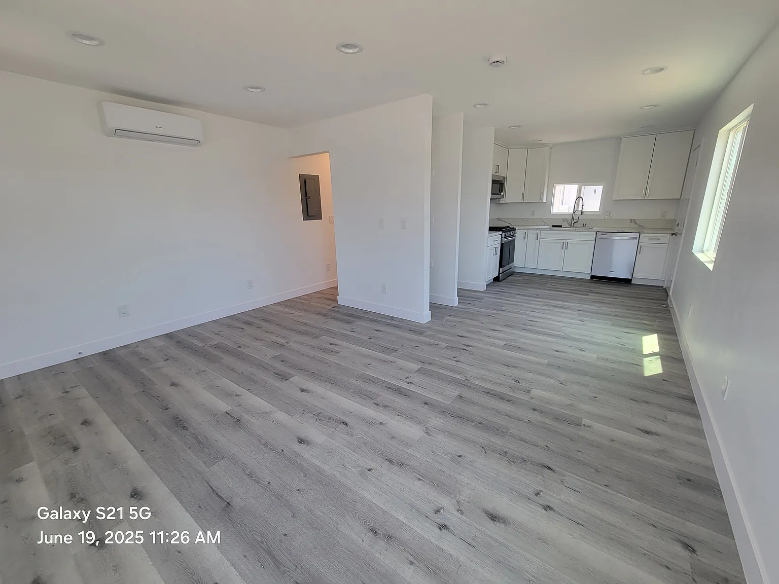 2 bed, 785 sqft, $2,790 — Photo 3