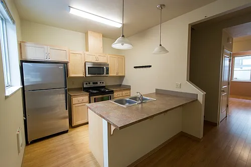 648 E 17th Ave #1-20 Photo 1