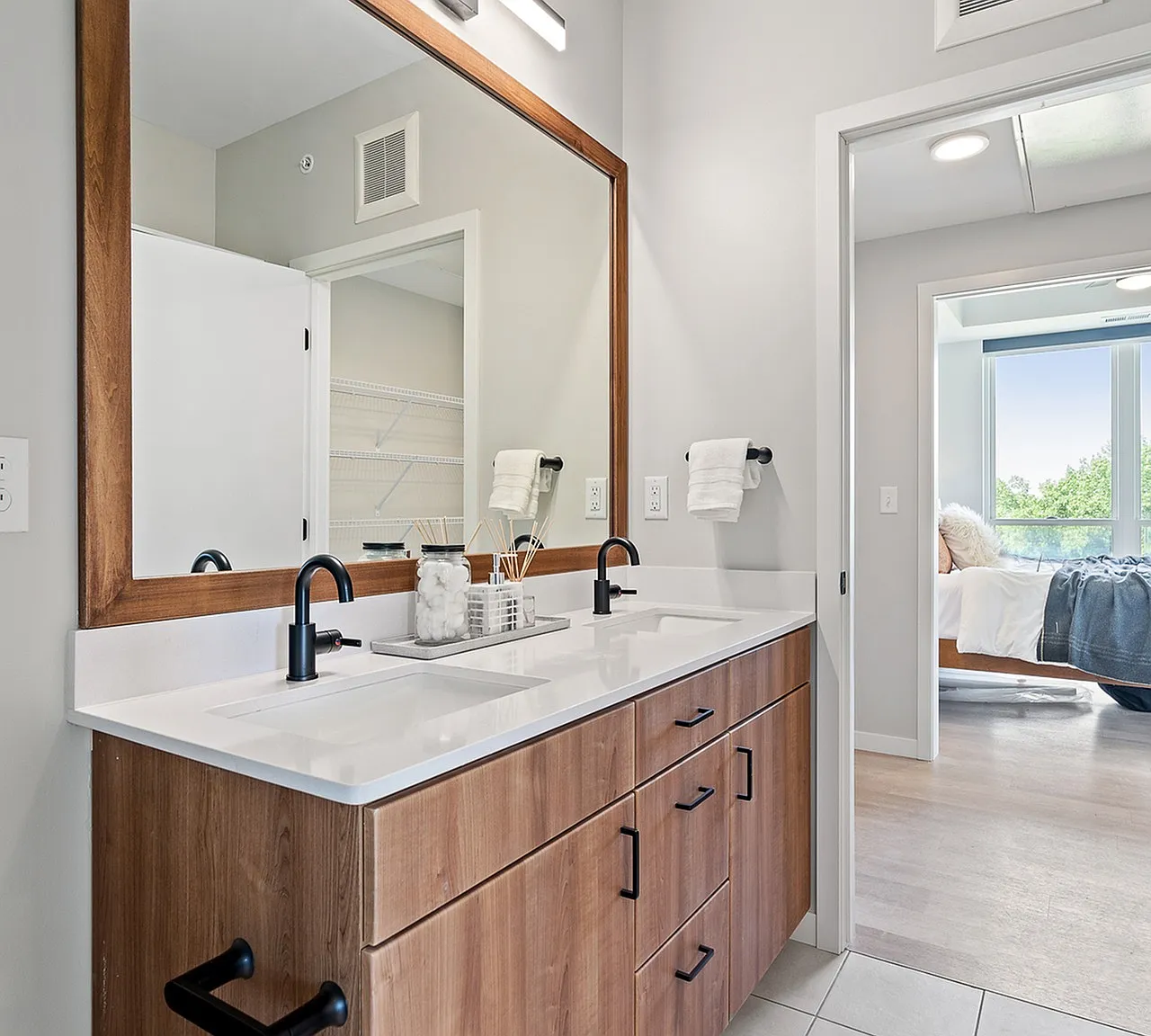 Huck Apartments — Photo 2