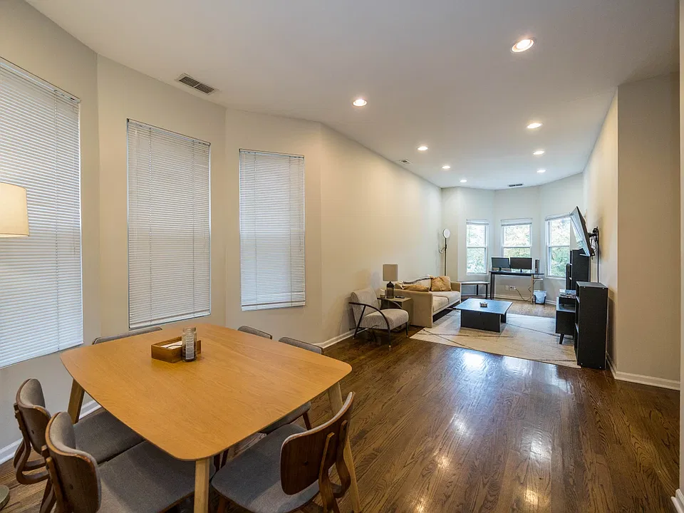 3241 N Southport Ave #2